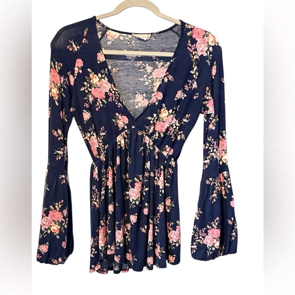 Altar'd State Navy Blue Floral V-Neck Women's Top Whimsical Fairy Size Medium - Picture 2 of 13